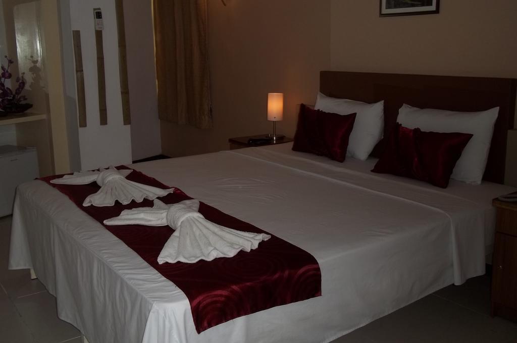 Hypertek Hotel Grand Bay Buitenkant foto