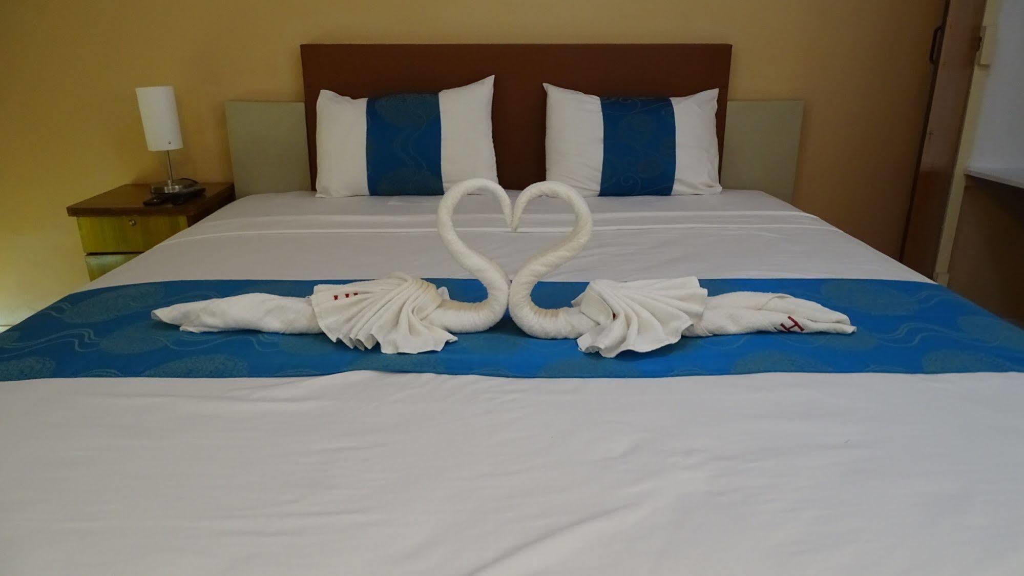 Hypertek Hotel Grand Bay Buitenkant foto