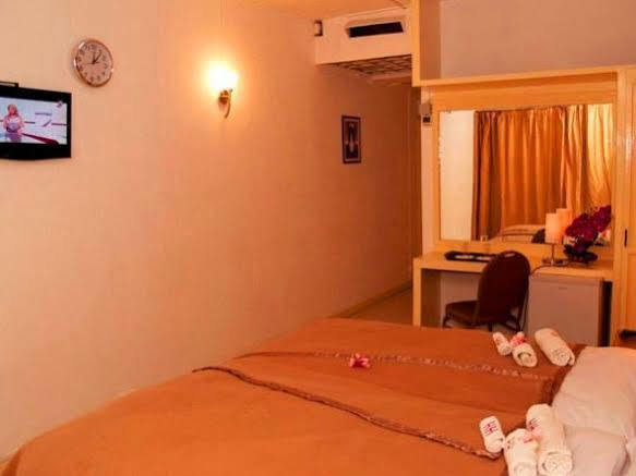 Hypertek Hotel Grand Bay Buitenkant foto